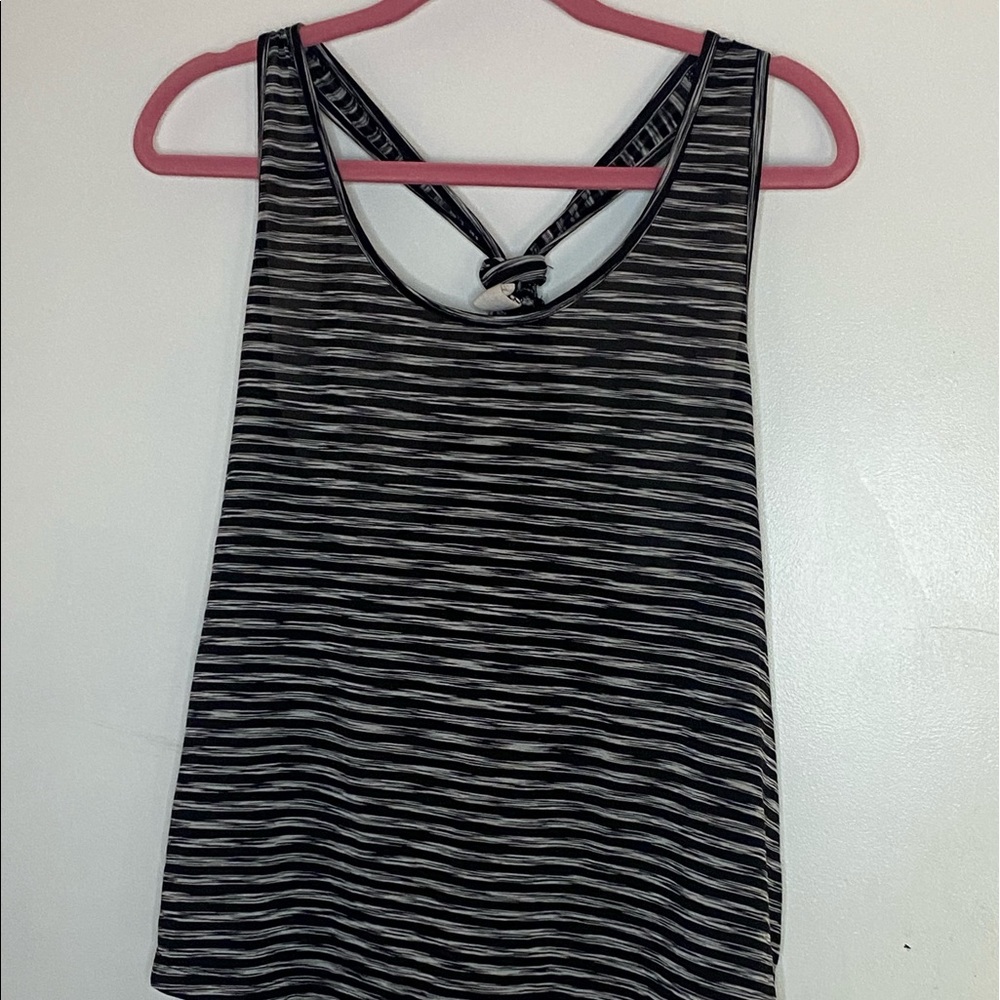 striped work out shirt